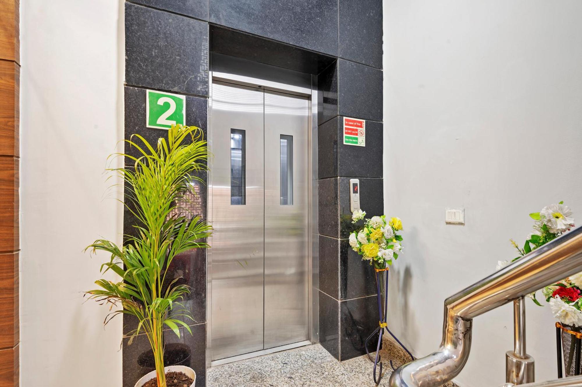 Hotel Treebo Elegant Palace