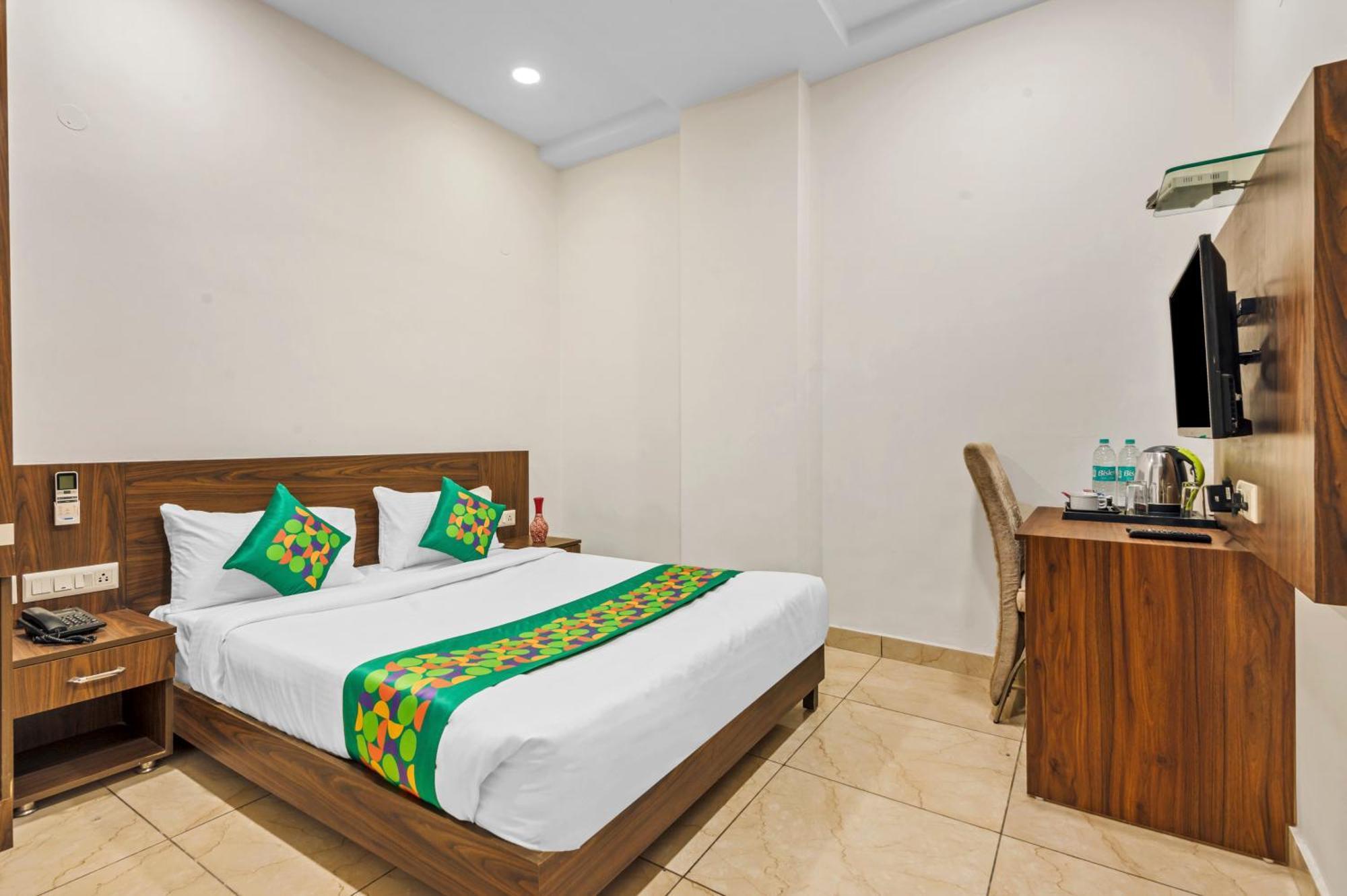 Treebo Elegant Palace Hotel New Delhi